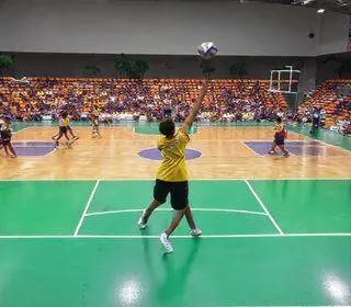 500 vagas grátis de basquete e vôlei