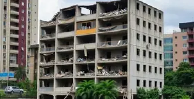 prédio abandonado