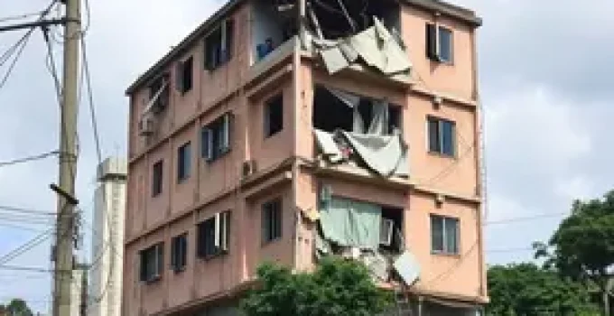 prédio de quatro andares desaba em Guarulhos