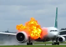motor de avião explode