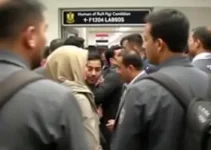 Egípcios retidos em aeroporto